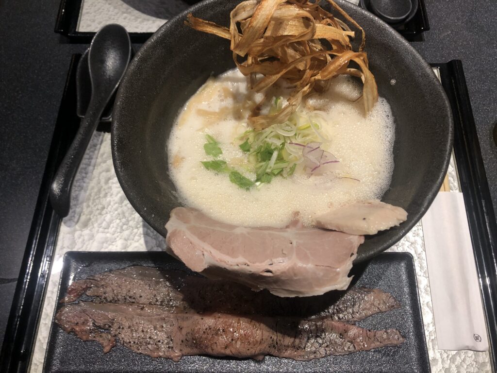 鶏soba座銀の白湯ラーメン