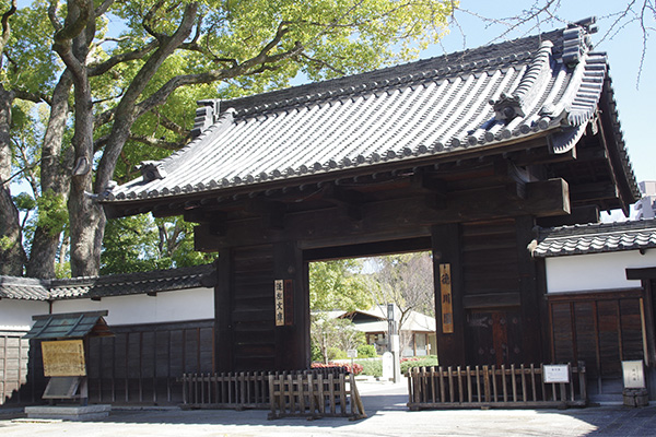 徳川園の正門