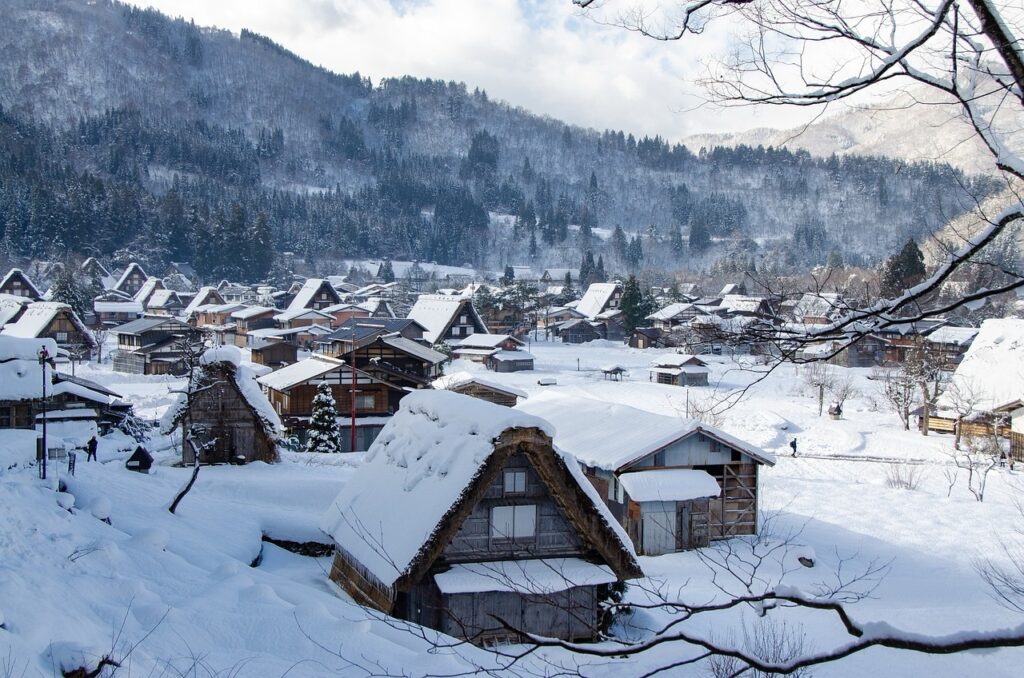 冬の日の白川郷と雪景色