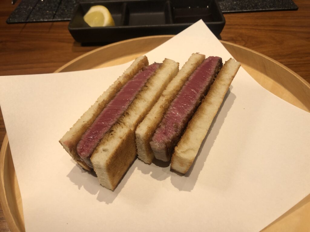 焼肉牛印のシャトーブリアンステーキサンド