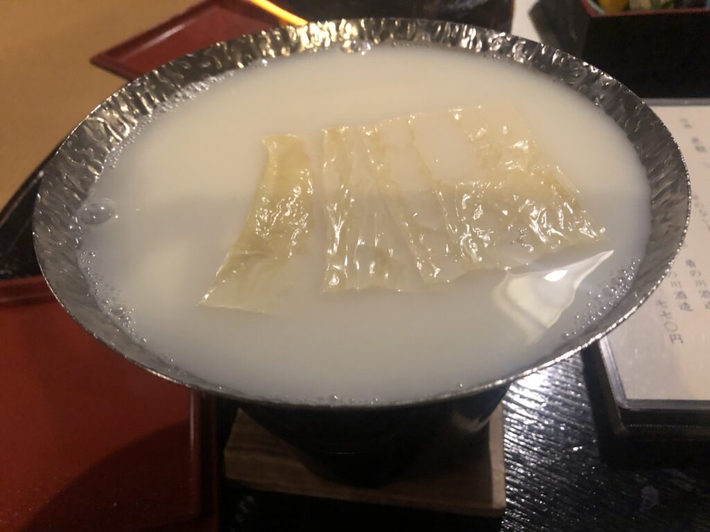 豆屋源蔵の湯豆腐料理