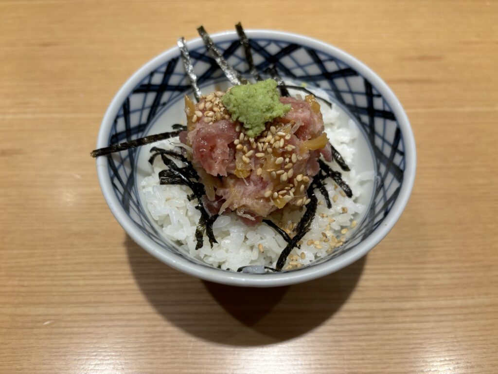 きたかた食堂のトロたくちらし