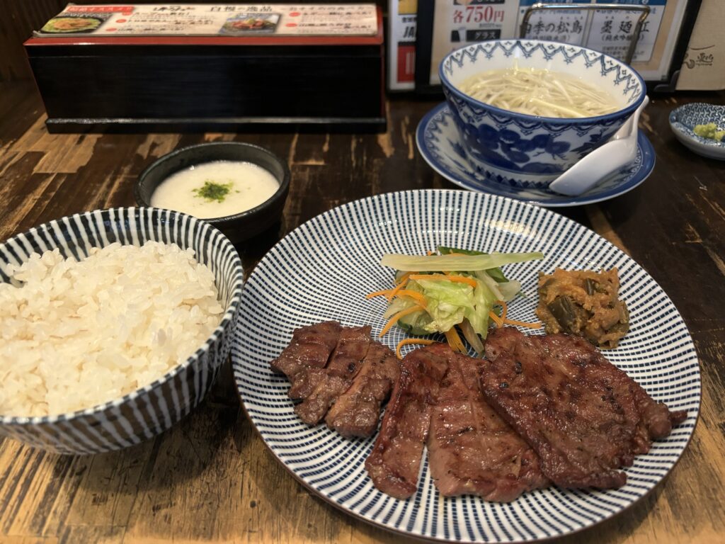 炭焼牛たん東山 仙台本店の牛タン定食