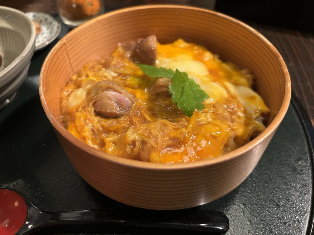 秋田比内や 大館本店の比内地鶏親子丼